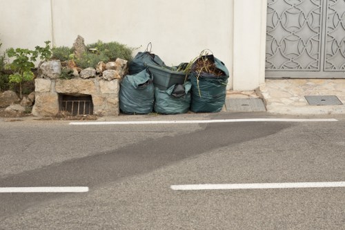 Waste clearance process with sorting and disposal steps
